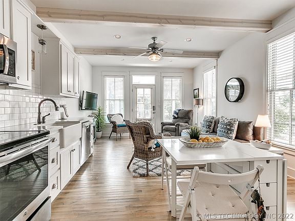 5th image of 35 Boardwalk St #C
