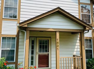 1831 Shetland Rd, Naperville, IL 60565