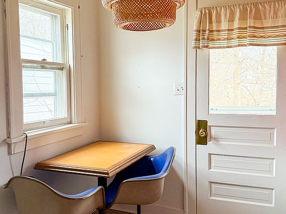 4th image of 20655 Woodstock Ave