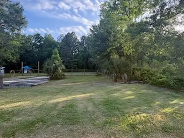 409 Merritt St, Waveland, MS 39576