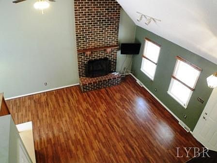 2nd image of 407 Jefferson Woods Dr