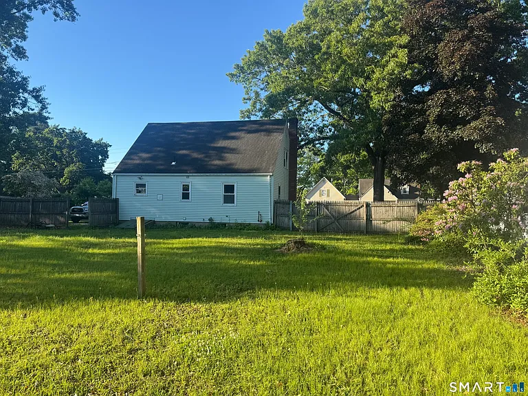 482 Ash Dr — Photo 3