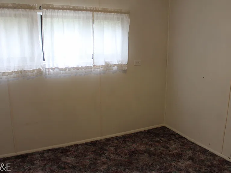 281 N 700 W — Photo 10