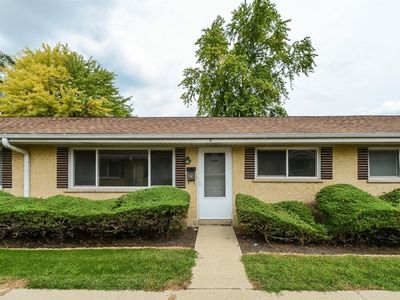 831 Valley Stream Dr #15-B, Wheeling, IL, 60090