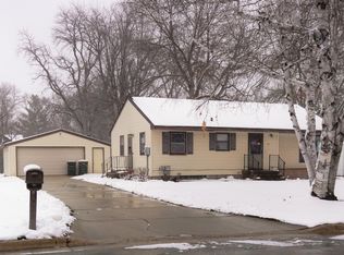 916 13th Ave SW, Willmar, MN 56201