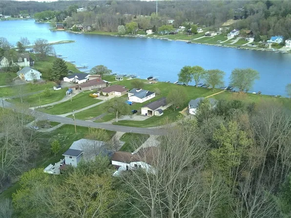 573 W Mohawk Dr, Malvern, OH 44644