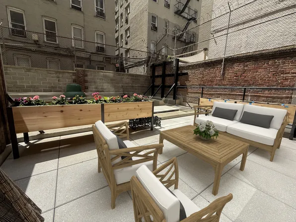 220 East 67th Street 1C image 1 of 8