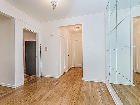4th image of 2650 E 13th St APT 1D