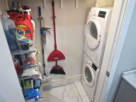 5th image of 70 William Duncan Rd Room 4