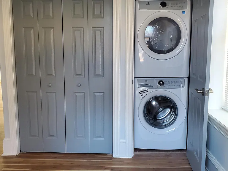 205 E Athens Ave #1L — Photo 9