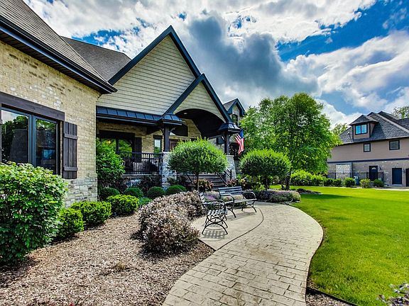 4th image of 1140 Georgias Way