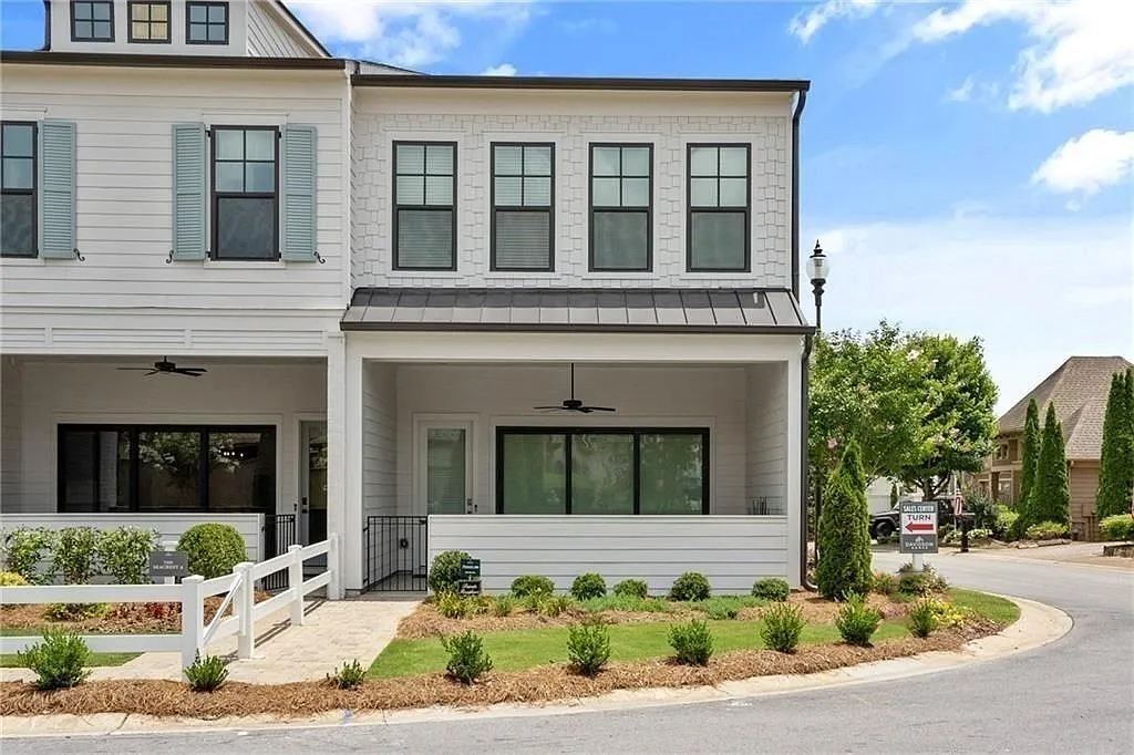 3 bed, 3.0 bath, 1849 sqft, $3,000 — Photo 1