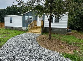 545 Flatwood Dr, Laurens, SC 29360