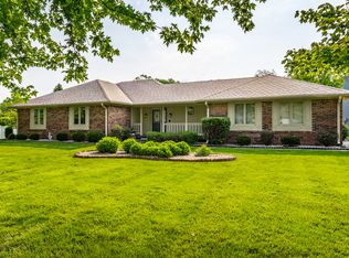 777 Whispering Trl, Greenwood, IN 46142