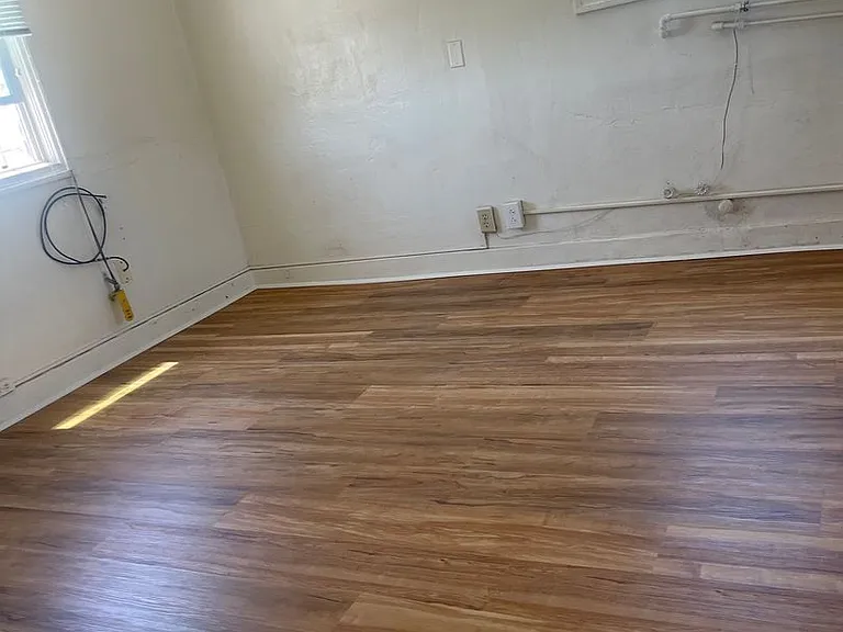 2514 Piedmont Ave — Photo 2