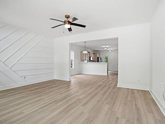 4th image of 4938 Ballantine Dr