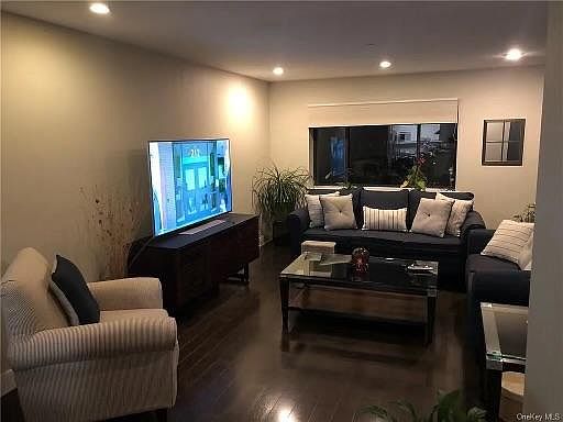 3rd image of 21 Lake St APT 4F