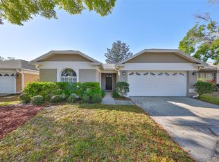 1015 Hardwood Dr, Valrico, FL 33596