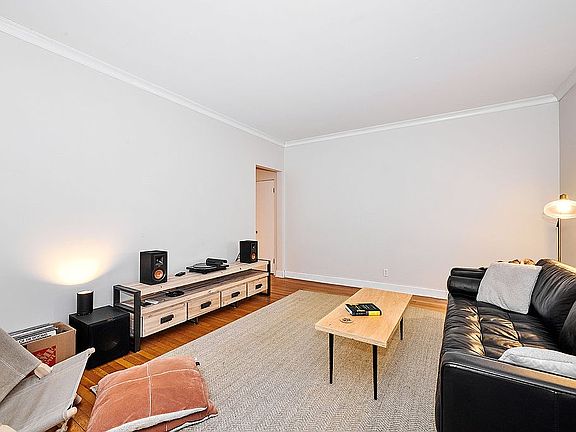 4th image of 2815 W Logan Blvd APT 1R