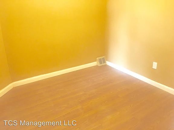 4th image of 5352 Glenmore Ave