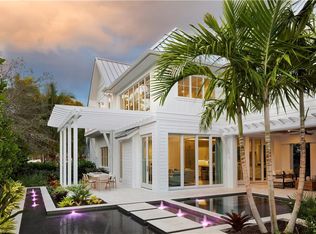 102 6th St S, Naples, FL 34102