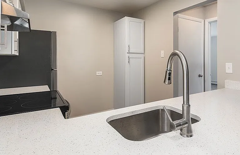 Lakeside at Wheaton Apartments — Photo 4