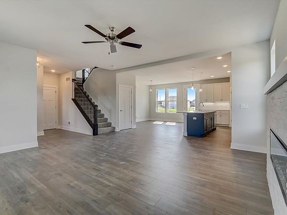 5th image of 9649 S Bergamont Dr