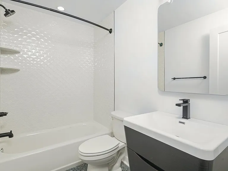 1246 N Front St #3 — Photo 11