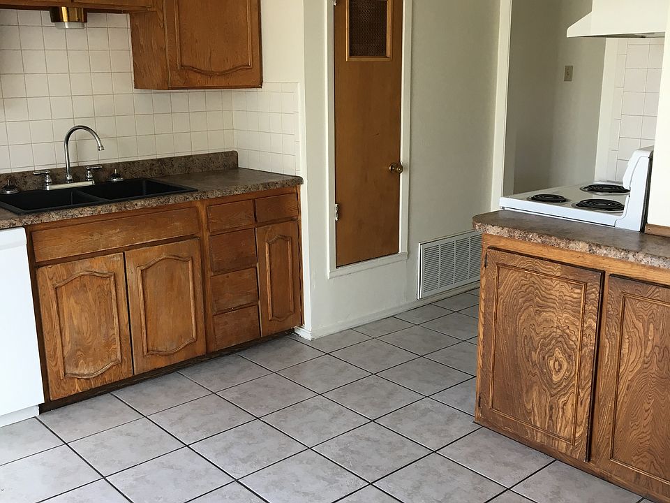 1st image of 1022 N Wells St