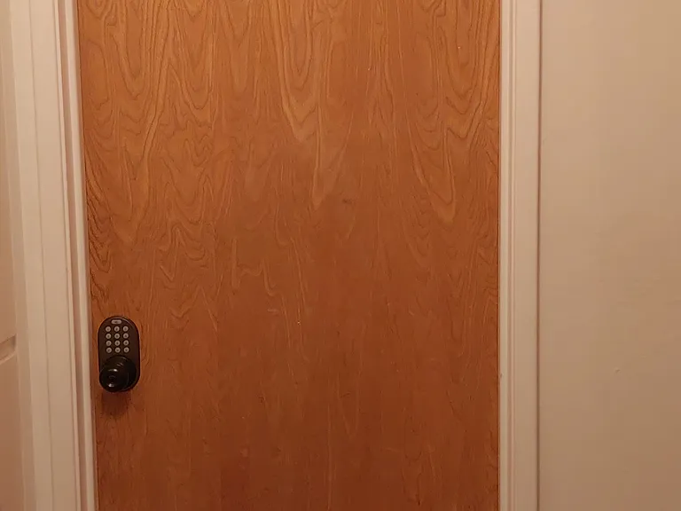 New digital locking door knob
