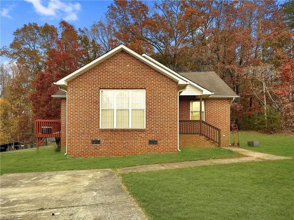 212 Thomas St, High Point, NC 27263