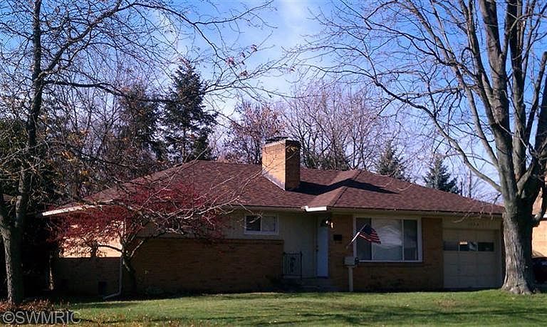 1st image of 1339 Carlton Ave NE