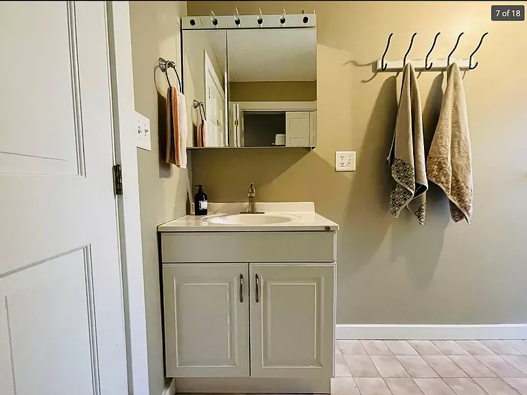 31 Irving St #1 — Photo 9