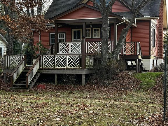 4th image of 327 Court St S