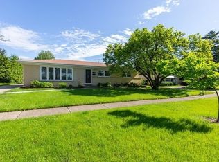 1708 W Lonnquist Blvd, Mount Prospect, IL
