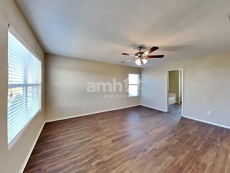 9829 Sparrow Hawk Ln — Photo 8