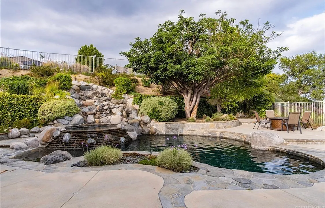 24543 Stonegate Dr — Photo 3