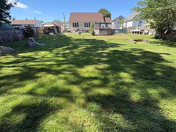 5th image of 220 Belair St