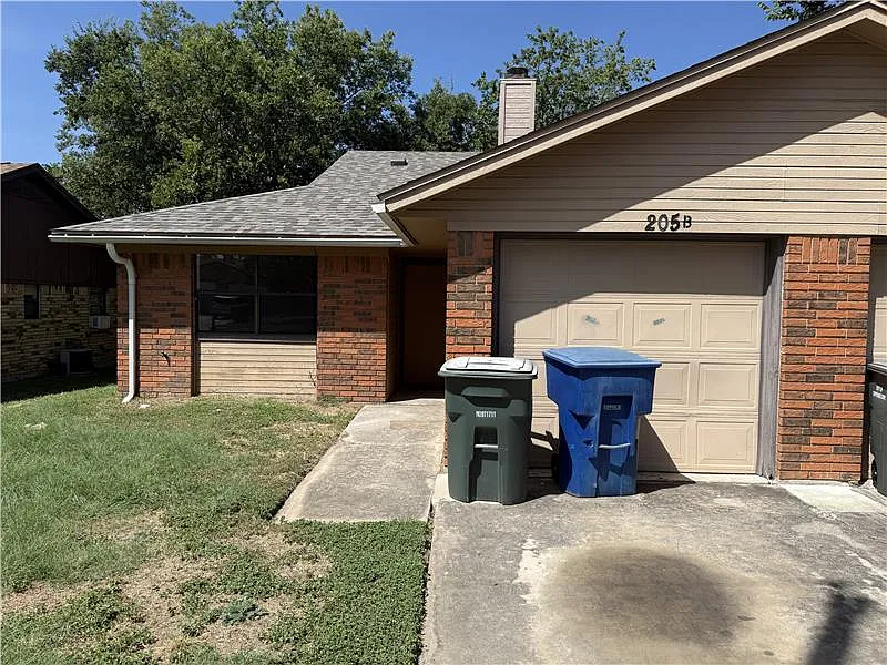 2 bed, 885 sqft, $895 — Photo 2
