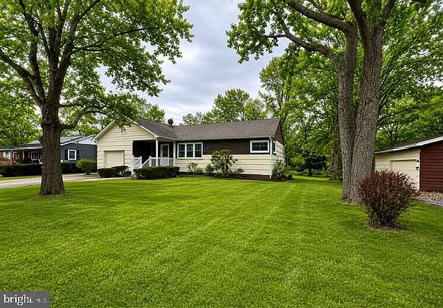 1st image of 102 Ginger Ave