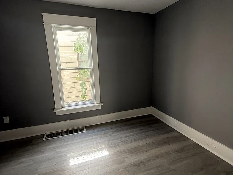 540 E 22nd St #1 — Photo 6