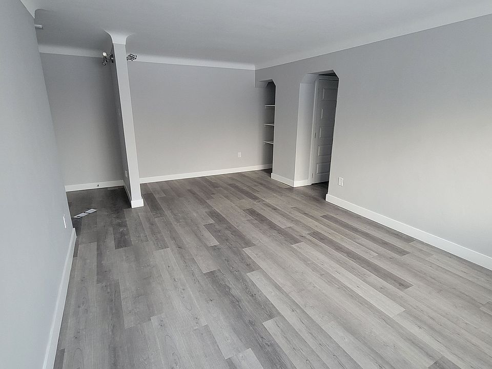 1st image of 1115 2nd St W