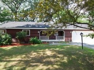 4 Eayers Pond Rd, Hudson, NH 03051