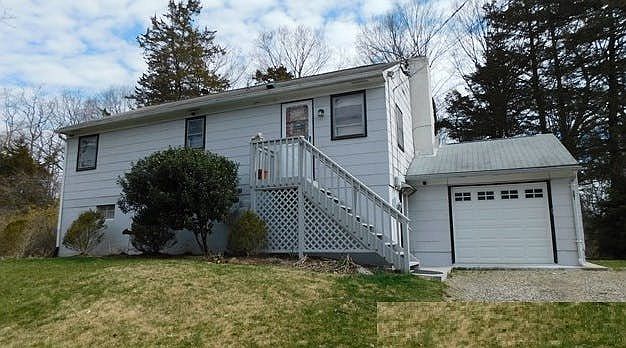 1st image of 381 Bennetts Farm Rd