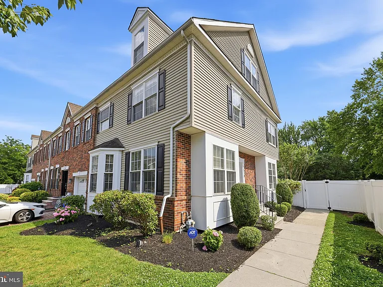 3518 Trevi Ct — Photo 1