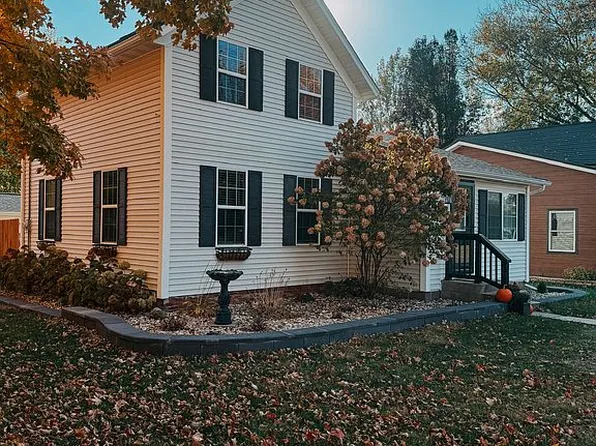 105 W Farnham St, Sheffield, IL 61361