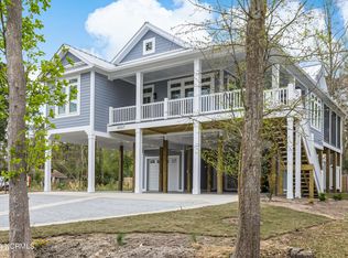 4007 E Yacht Dr, Oak Island, NC 28465
