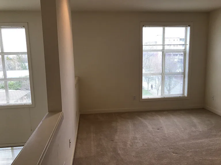 Newell Court Apartments, downtown Mercer Island — Photo 39