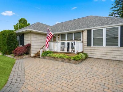 14 Kenneth Lane, North Babylon, NY, 11703