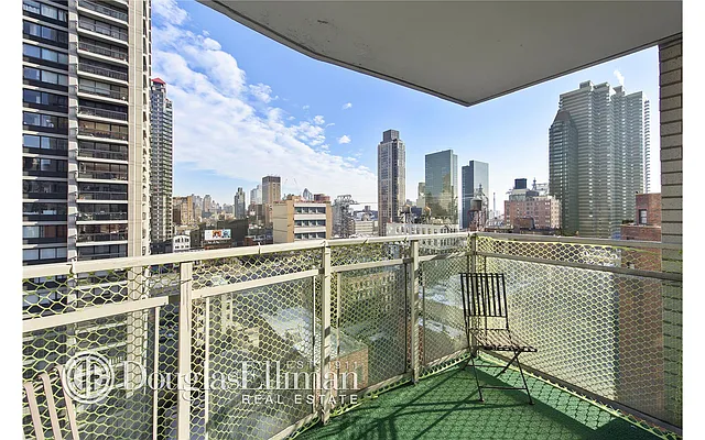 Sold by Douglas Elliman | media 14